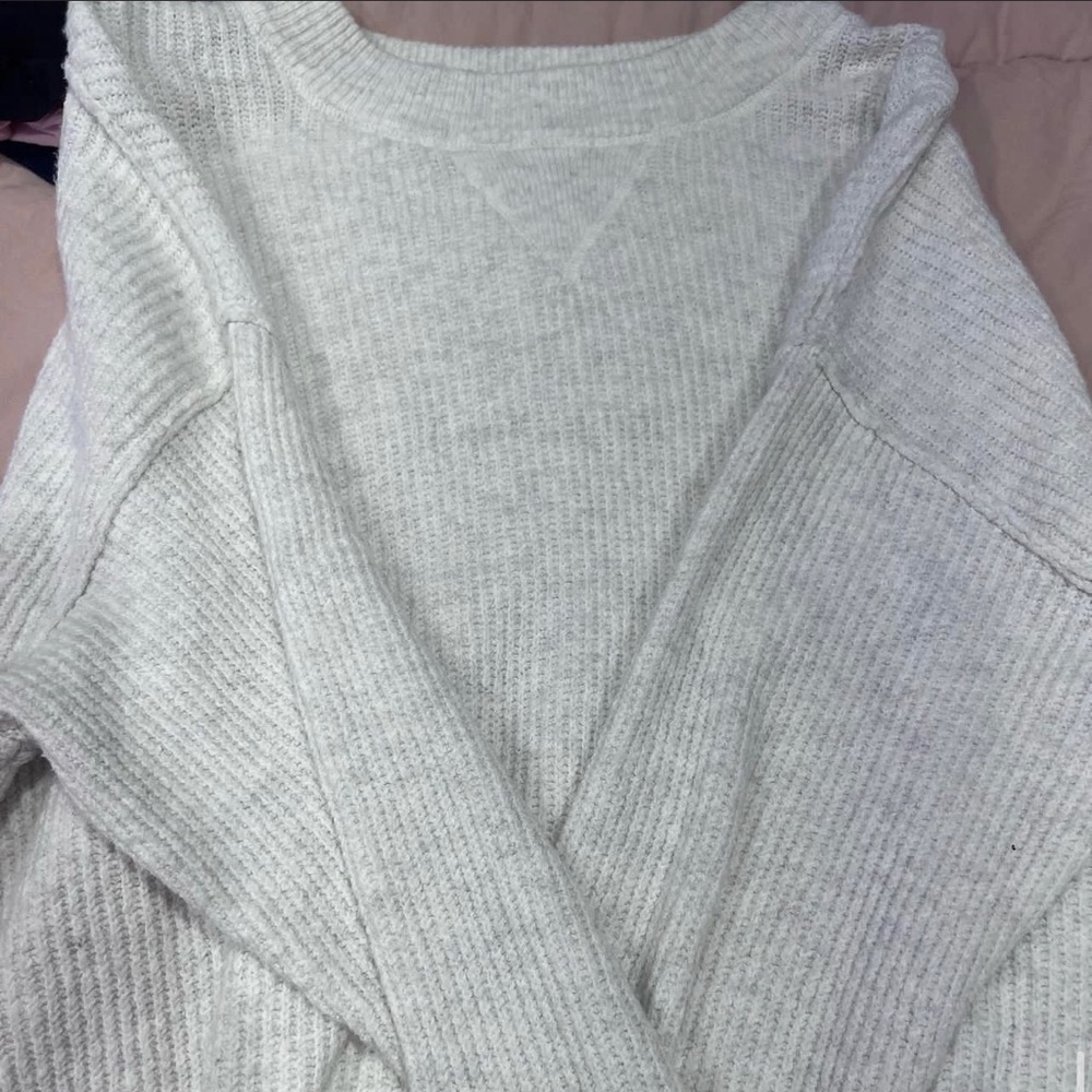 aerie sweater. size L